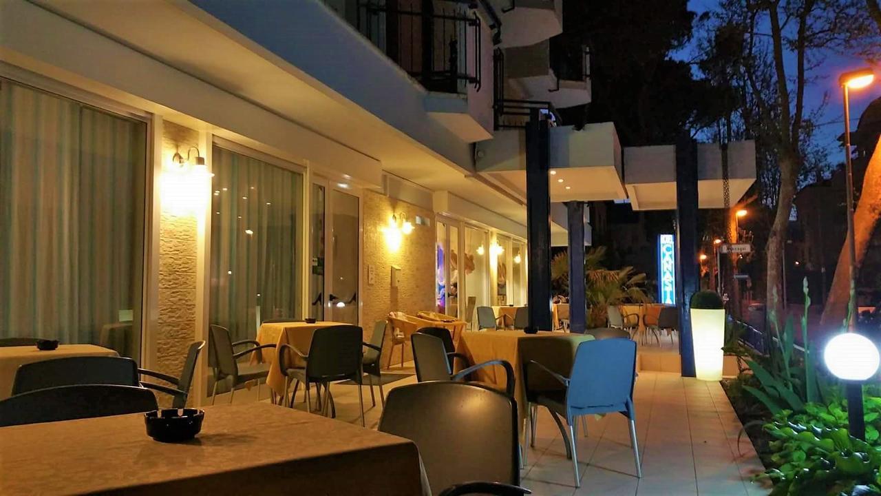 Hotel Canasta ริชโชเน ภายนอก รูปภาพ