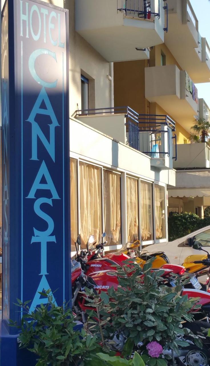 Hotel Canasta ริชโชเน ภายนอก รูปภาพ